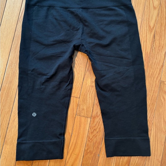 Cropped Lululemon Leggings - Picture 7 of 8